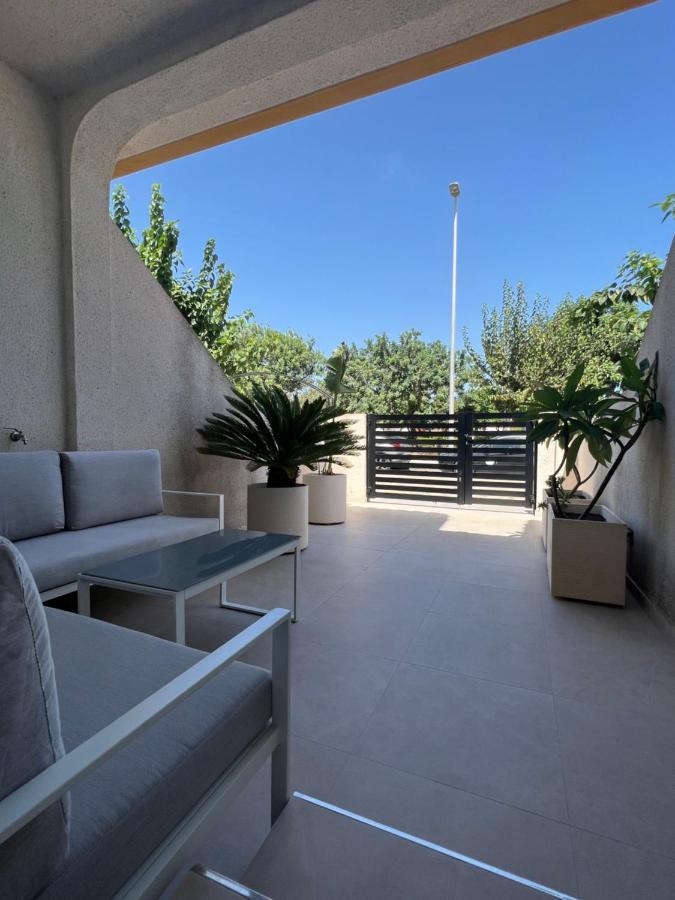 Bonito Adosado Con Piscina A 200 M De La Playa *
